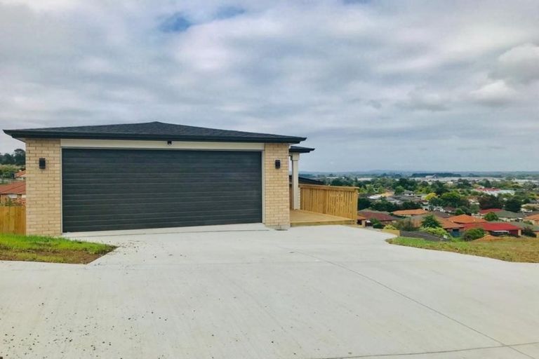 Photo of property in 61 Kirikiri Drive, Papakura, 2110
