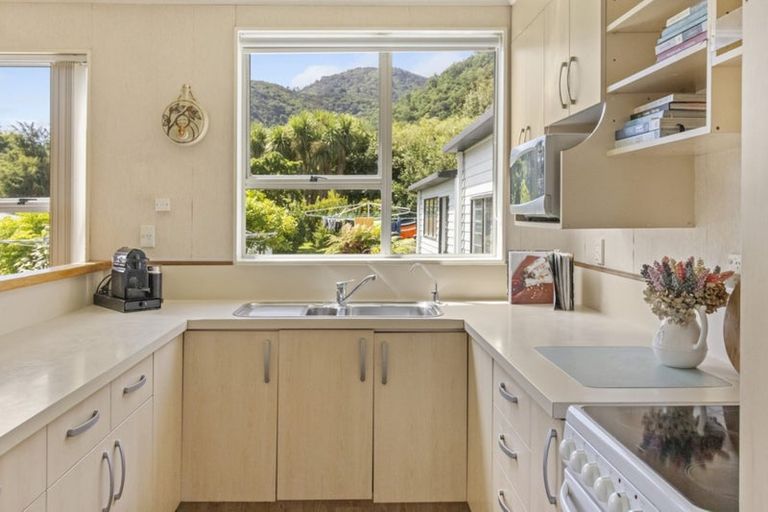 Photo of property in 52 Dorset Street, Picton, 7220
