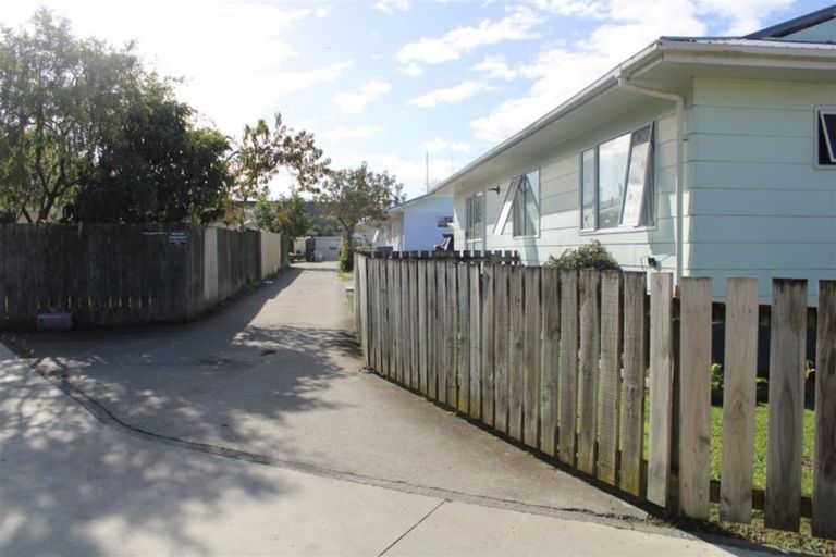 Photo of property in 22 Larsen Court, Roslyn, Palmerston North, 4414