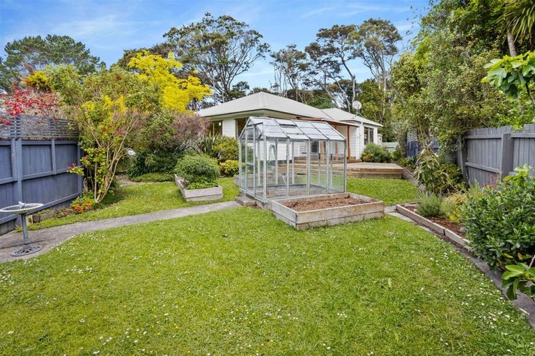 Photo of property in 60a Kaurilands Road, Titirangi, Auckland, 0604