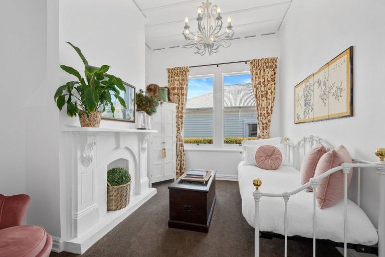 Photo of property in 9 Tui Glen Road, Birkenhead, Auckland, 0626