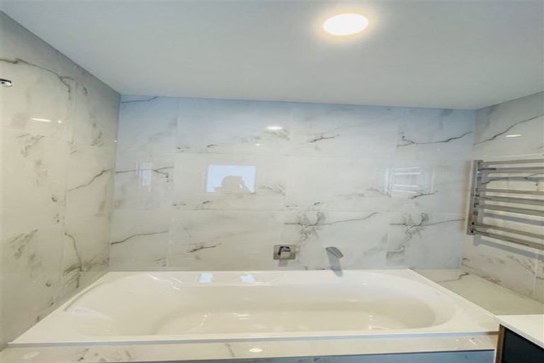 Photo of property in 28 Lime Hill Rise, Flat Bush, Auckland, 2019
