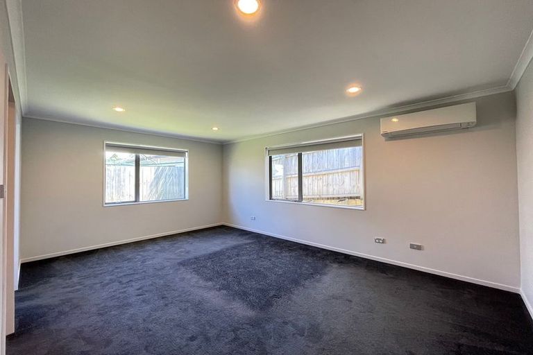 Photo of property in 11 Ngaroma House Drive, Hobsonville, Auckland, 0618