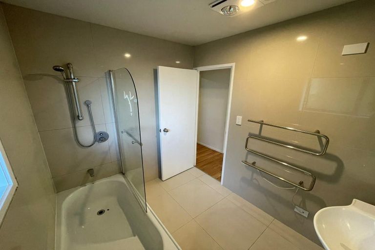 Photo of property in 2/94 Glamorgan Drive, Torbay, Auckland, 0630