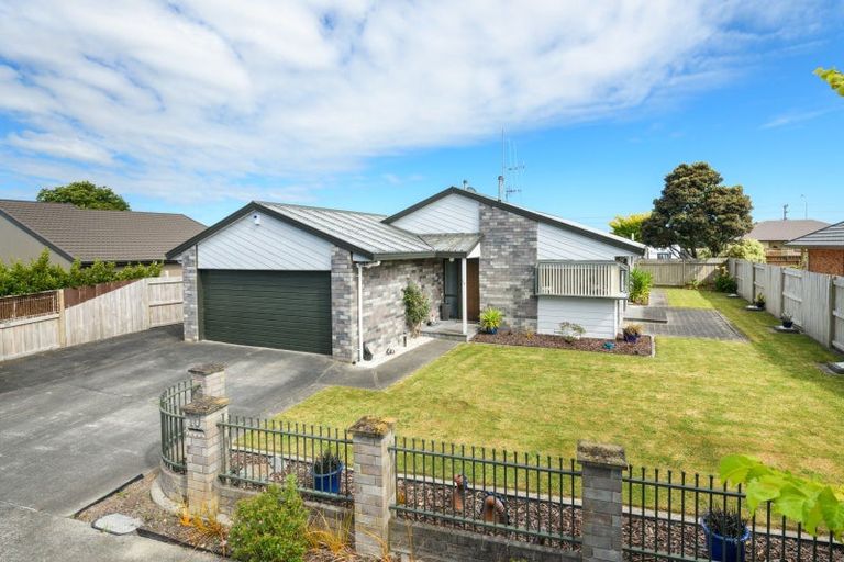 Photo of property in 10 Parnell Heights Drive, Kelvin Grove, Palmerston North, 4414