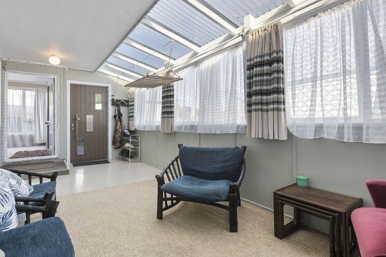 Photo of property in 6 Omata Road, Westown, New Plymouth, 4310