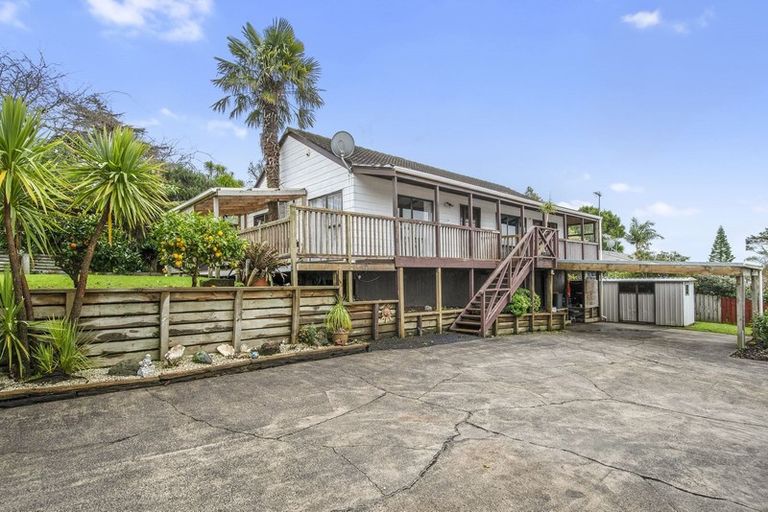 Photo of property in 71 Reynella Drive, Massey, Auckland, 0614