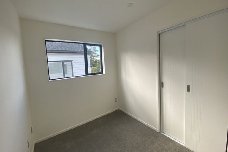 Photo of property in 37a Allington Road, Massey, Auckland, 0614