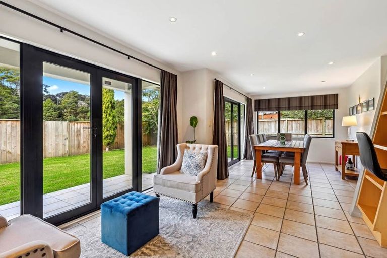Photo of property in 6 Widdison Place, Albany, Auckland, 0632