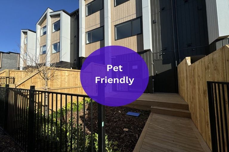 Photo of property in 11 Paetai Lane, Te Atatu Peninsula, Auckland, 0610