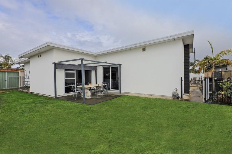 Photo of property in 21 Tasman Drive, Poraiti, Napier, 4112