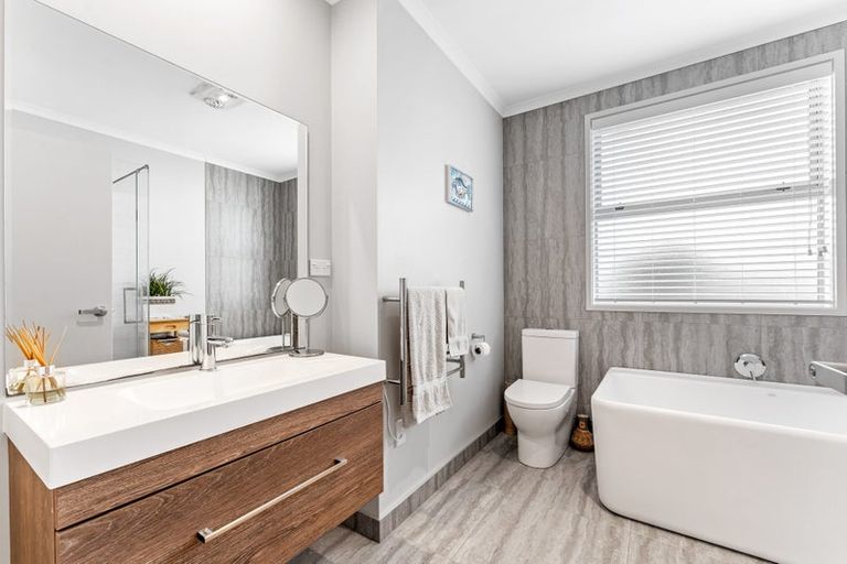 Photo of property in 4 Kiwa Crescent, Gulf Harbour, Whangaparaoa, 0930