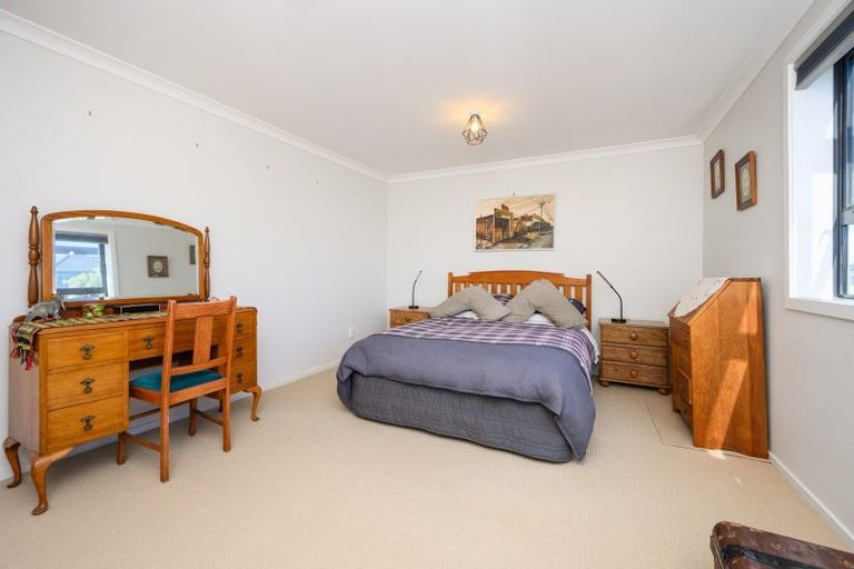 Photo of property in 17 Marine Parade South, Foxton Beach, Foxton, 4815