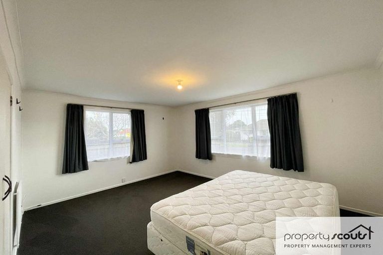 Photo of property in 12 Karaka Street, Merrilands, New Plymouth, 4312
