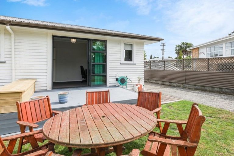 Photo of property in 82 Urlich Avenue, Melville, Hamilton, 3206