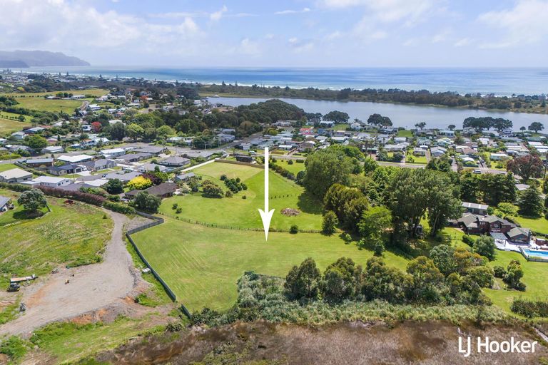 Photo of property in 61 Athenree Road, Athenree, 3177