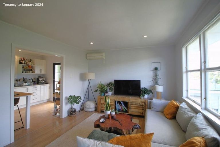 Photo of property in 113a Newlands Road, Newlands, Wellington, 6037