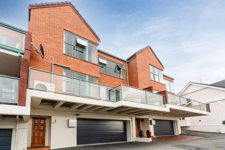 Photo of property in Mt Carmel Mews, 11/9 Arawa Road, Hataitai, Wellington, 6021