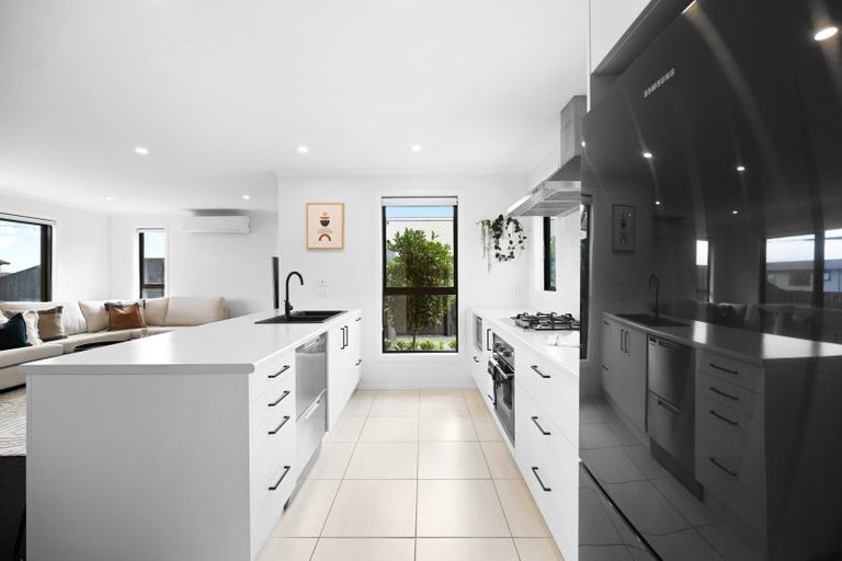 Photo of property in 8 Pragma Rise, Rototuna North, Hamilton, 3210