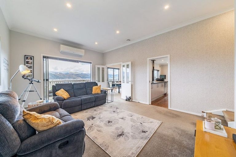 Photo of property in 13a Riverstone Drive, Riverstone Terraces, Upper Hutt, 5018