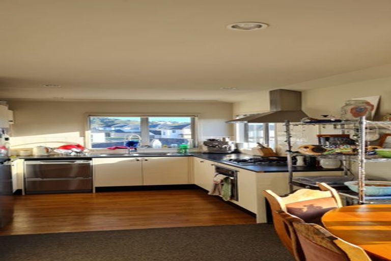 Photo of property in 7 Cresswell Place, Johnsonville, Wellington, 6037