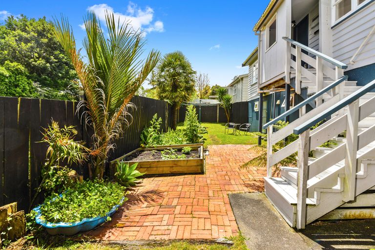 Photo of property in 2/86 Gardner Avenue, New Lynn, Auckland, 0600