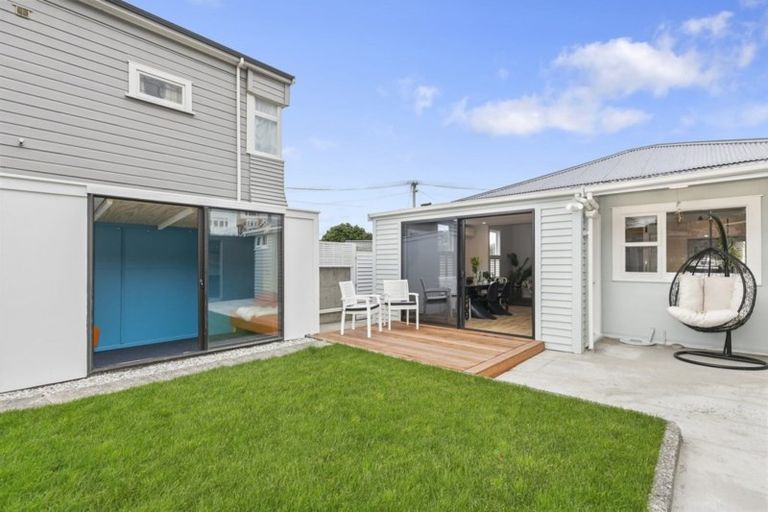 Photo of property in 40 Rua Street, Lyall Bay, Wellington, 6022