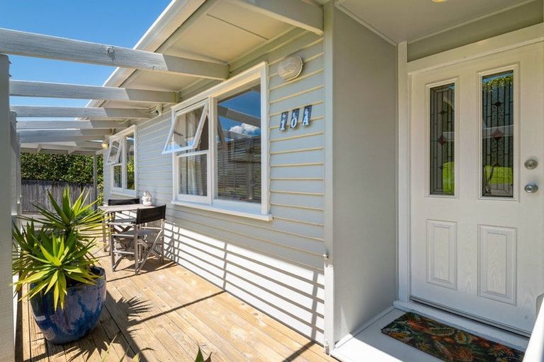 Photo of property in 1/10 Philip Place, Hillcrest, Auckland, 0627