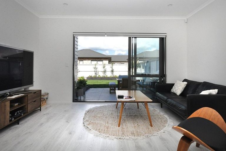 Photo of property in 90 Te Napi Drive, Takanini, 2112