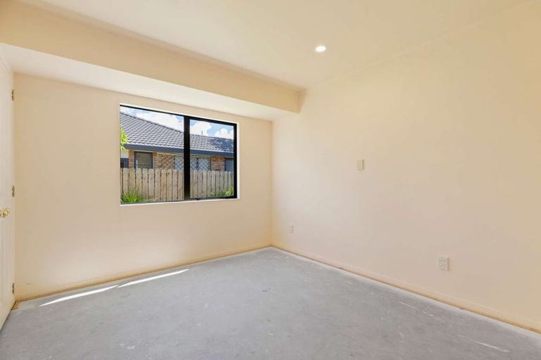 Photo of property in 10 Magnolia Drive, Waiuku, 2123