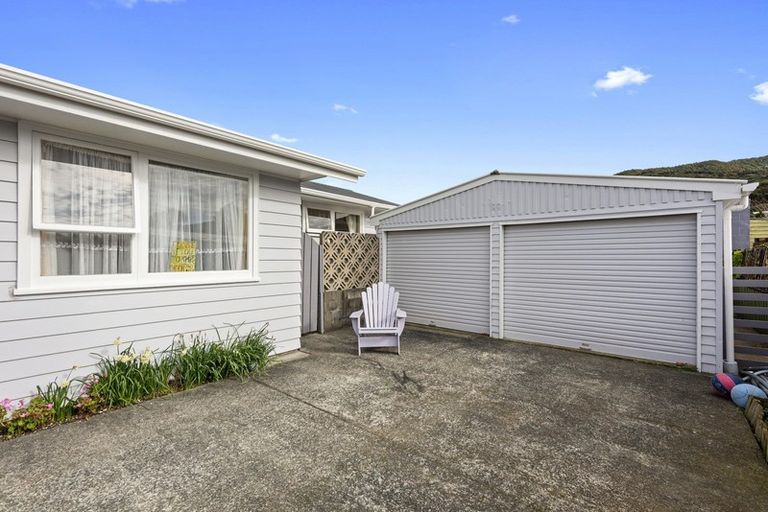 Photo of property in 13 Matthews Road, Wainuiomata, Lower Hutt, 5014