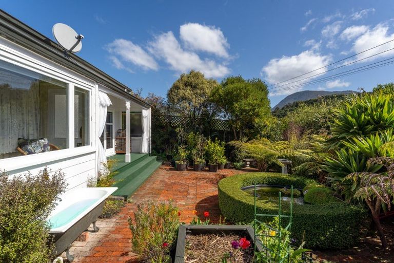 Photo of property in 25a Hampden Street, Picton, 7220