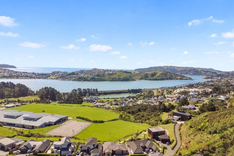 Photo of property in 3 Baxters Rise, Aotea, Porirua, 5024