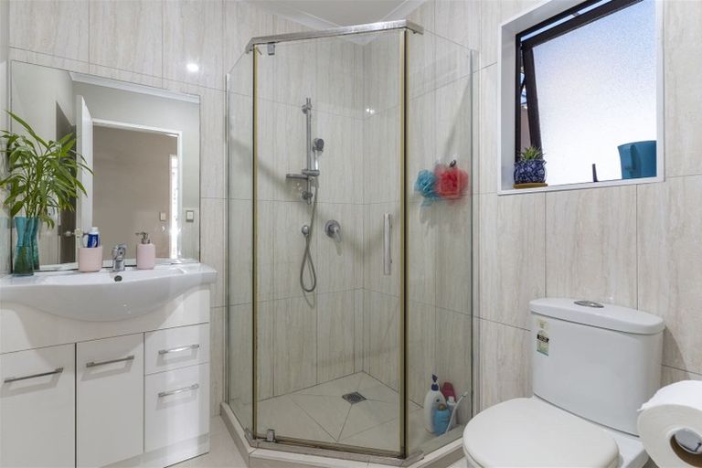 Photo of property in 84 Keri Vista Rise, Papakura, 2110