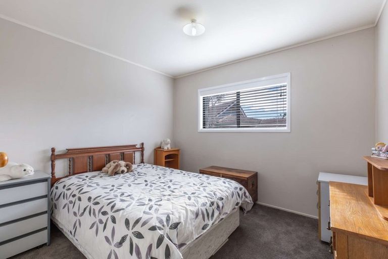 Photo of property in 21 Riverside Drive, Waiuku, 2123