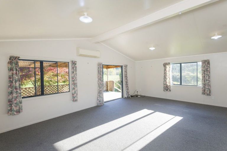 Photo of property in 911 Kanakanaia Road, Whatatutu, Te Karaka, 4091