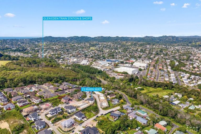 Photo of property in 15 Mara Way, Sunnyvale, Auckland, 0612