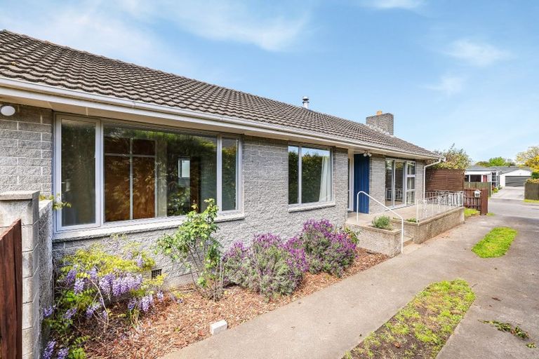 Photo of property in 20 Fern Drive, Halswell, Christchurch, 8025