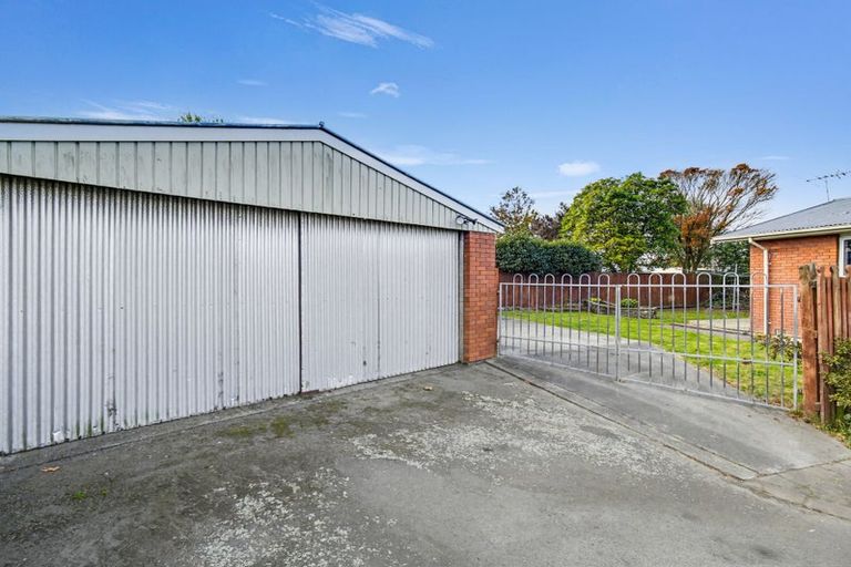 Photo of property in 10 Aztec Place, Redwood, Christchurch, 8051