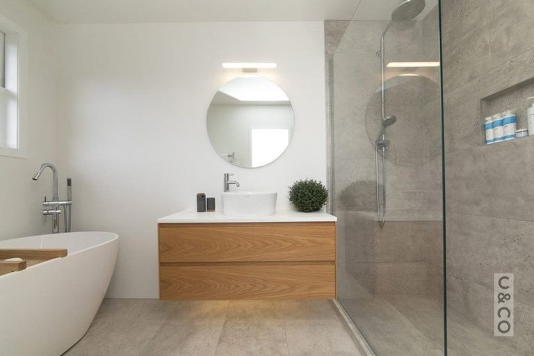 Photo of property in 28 Queen Street, Riverhead, 0820