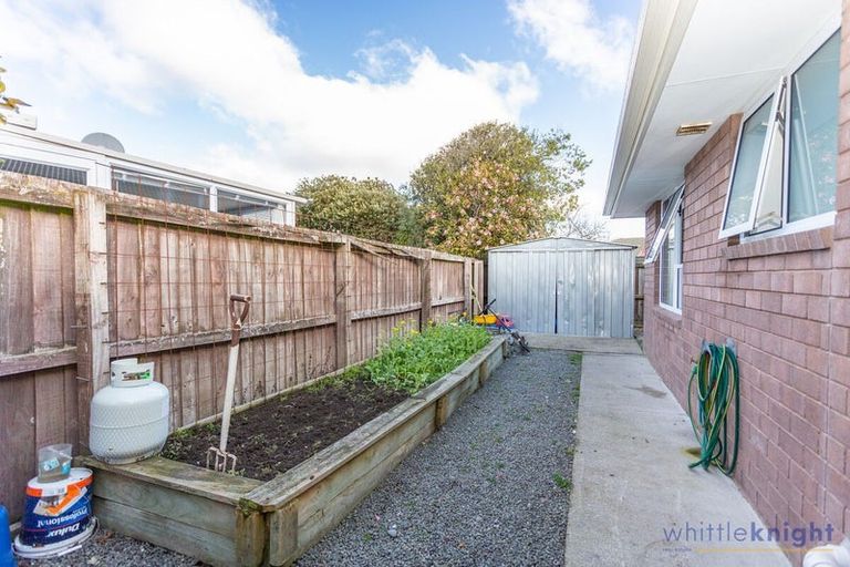 Photo of property in 292a Wainoni Road, Avondale, Christchurch, 8061