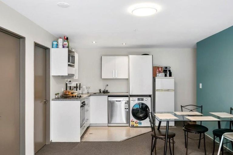 Photo of property in Dual Apartments, 108/142 Vivian Street, Te Aro, Wellington, 6011