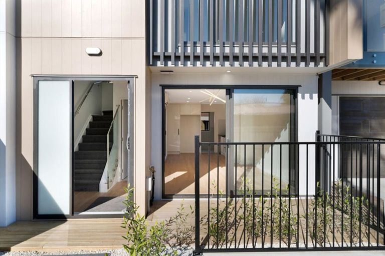 Photo of property in 9/1 Waters Place, New Lynn, Auckland, 0600