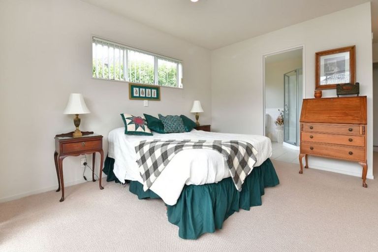 Photo of property in 1/4 Rosario Crescent, Red Beach, 0932