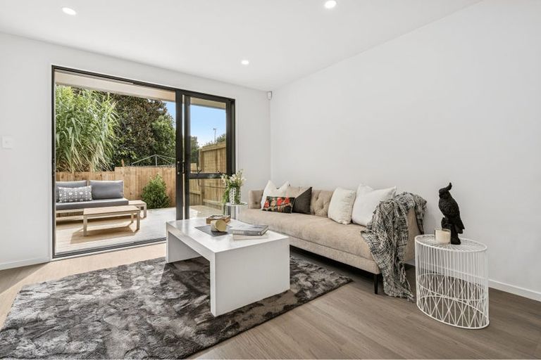 Photo of property in 14 Freyberg Place, Howick, Auckland, 2014