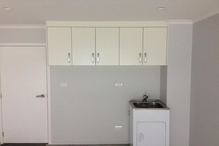 Photo of property in 11u1 Crosher Place, Silverdale, Hamilton, 3216