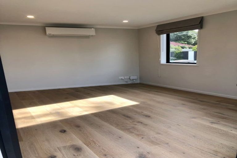 Photo of property in 2 Patariki Way, Beach Haven, Auckland, 0626
