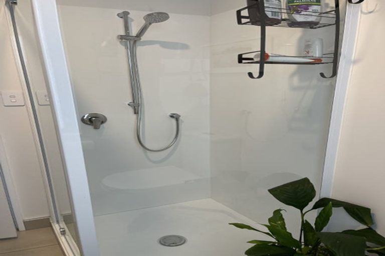 Photo of property in 6 Cook Street, Karori, Wellington, 6012