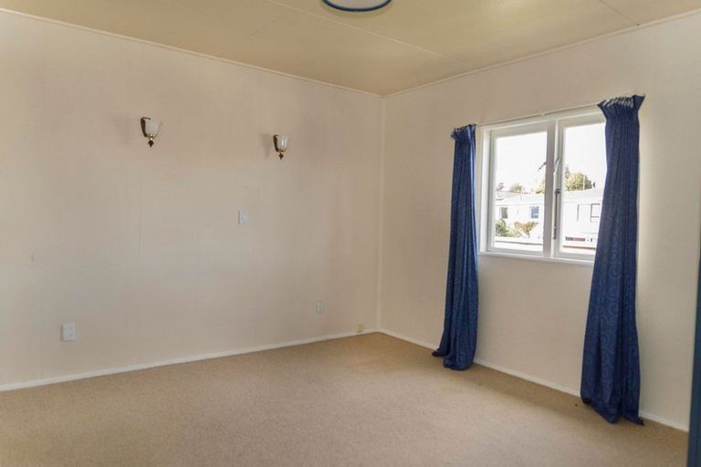 Photo of property in 11 Maclaurin Street, Dannevirke, 4930