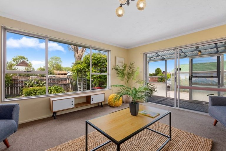 Photo of property in 2/136 Wainoni Road, Avondale, Christchurch, 8061